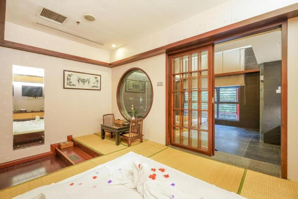 Suzhou Phoenix Hotspring Resort Zhangjiagang Екстериор снимка