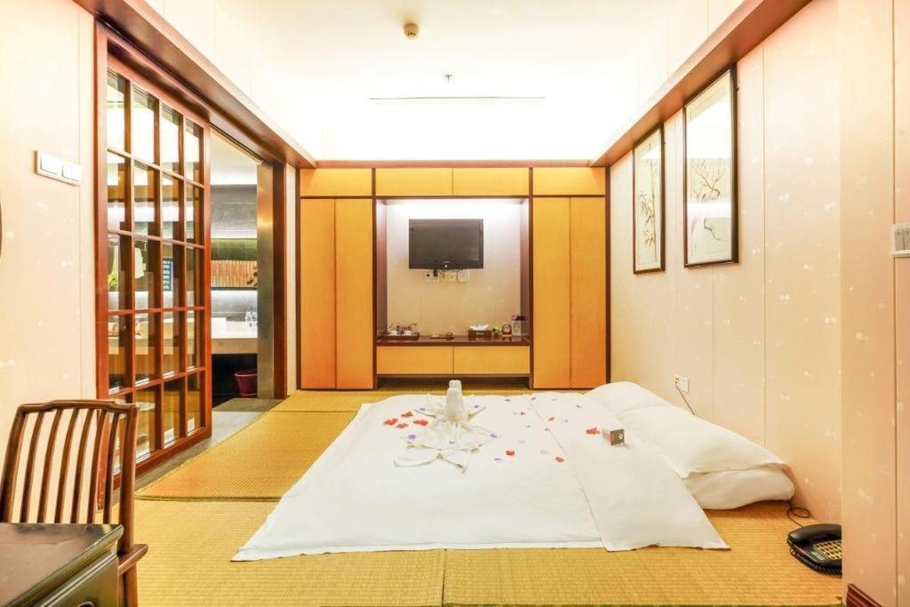 Suzhou Phoenix Hotspring Resort Zhangjiagang Екстериор снимка