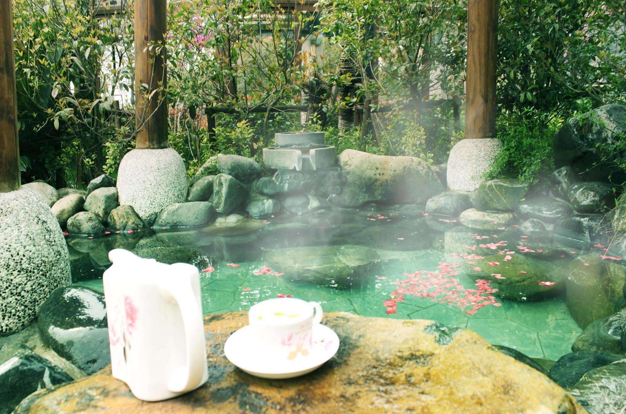 Suzhou Phoenix Hotspring Resort Zhangjiagang Екстериор снимка