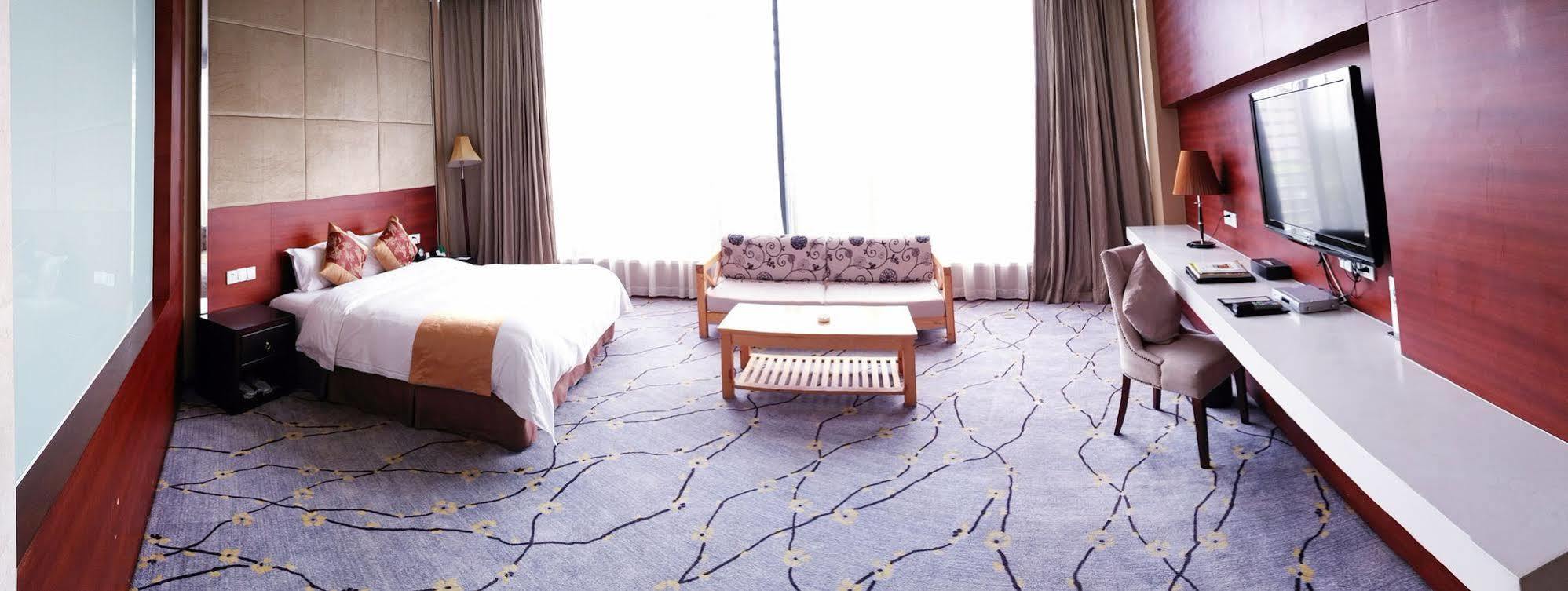 Suzhou Phoenix Hotspring Resort Zhangjiagang Екстериор снимка